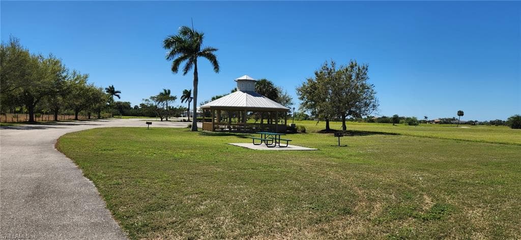 22728 Yellow Button LN, ALVA FL 33920-7