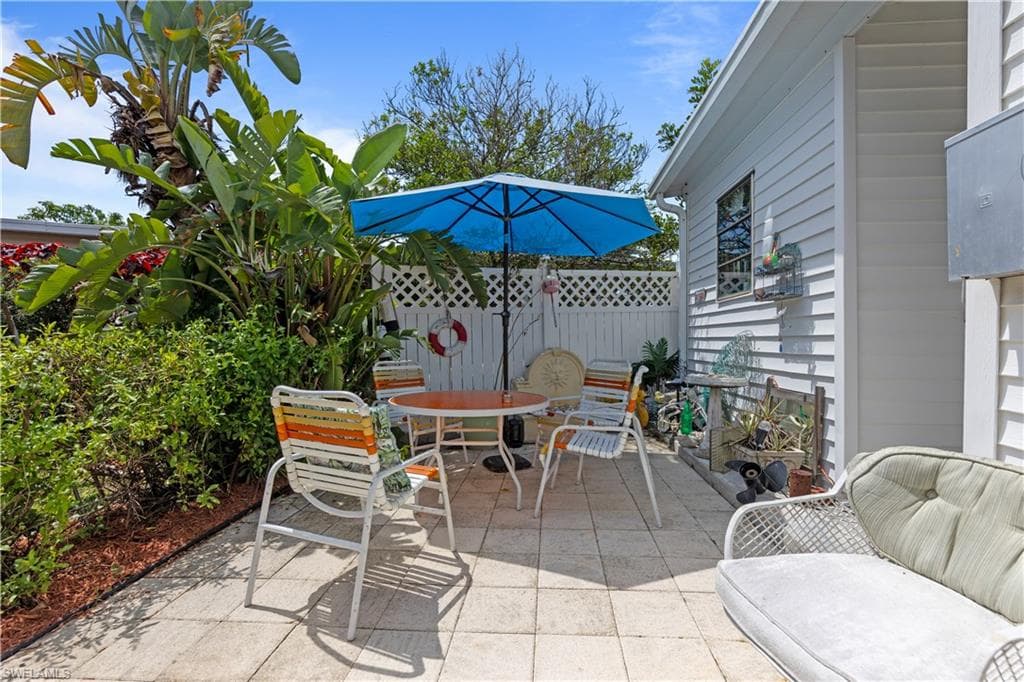 101 Audubon RD, NAPLES FL 34114-26