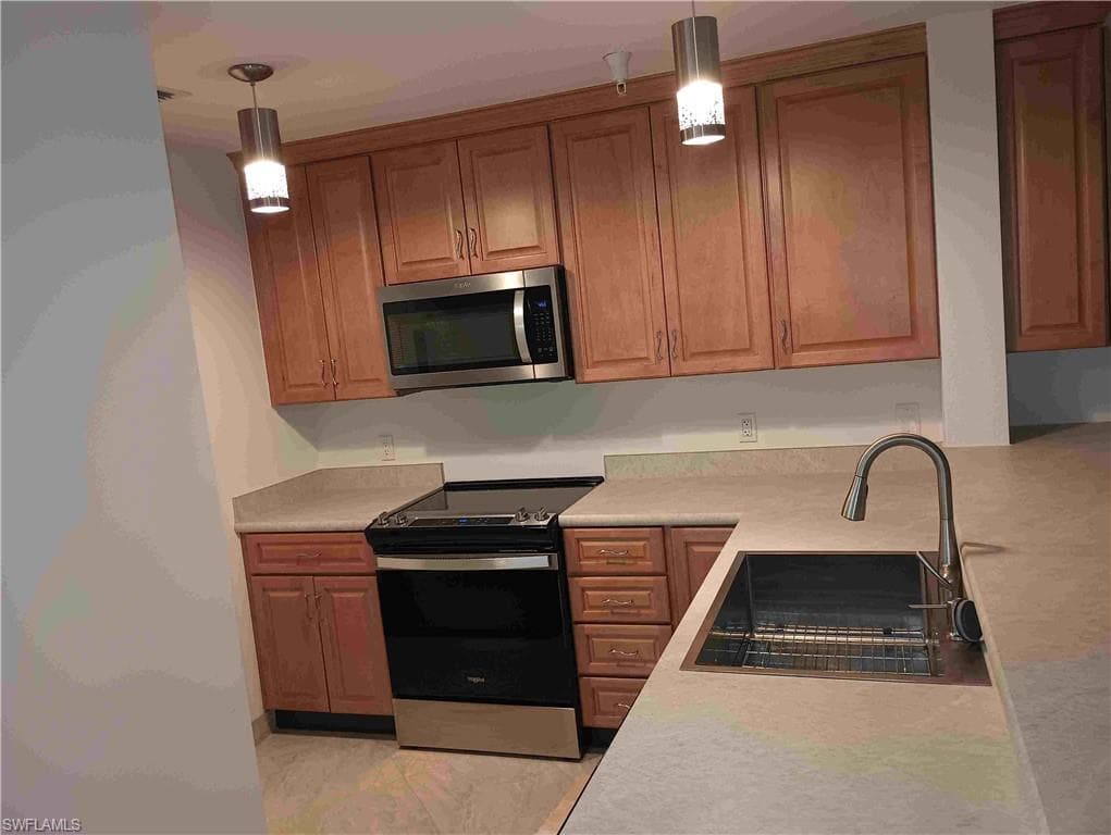 4510 Botanical Place CIR # 104, NAPLES FL 34112-1