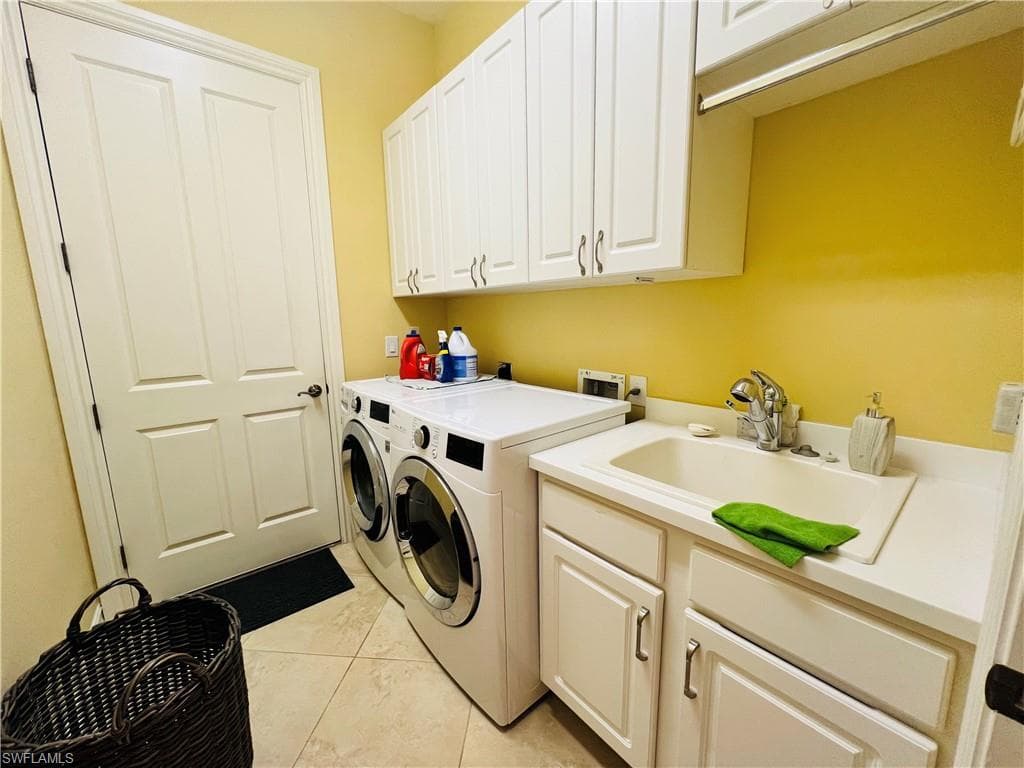 15903 Secoya Reserve CIR, NAPLES FL 34110-8