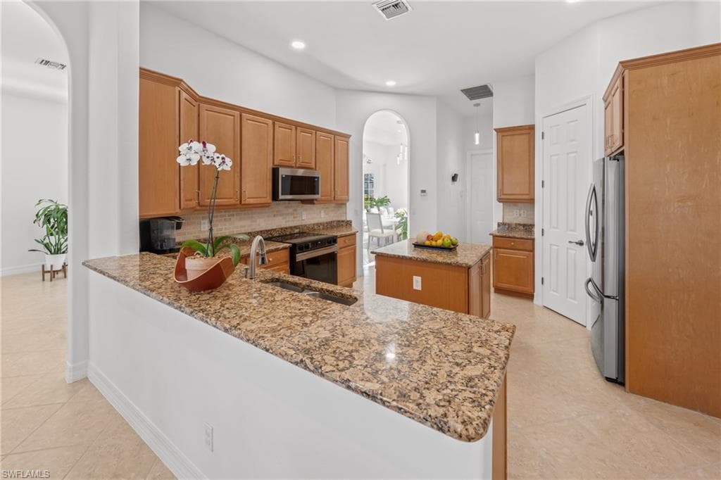 379 Cypress WAY W, NAPLES FL 34110-15