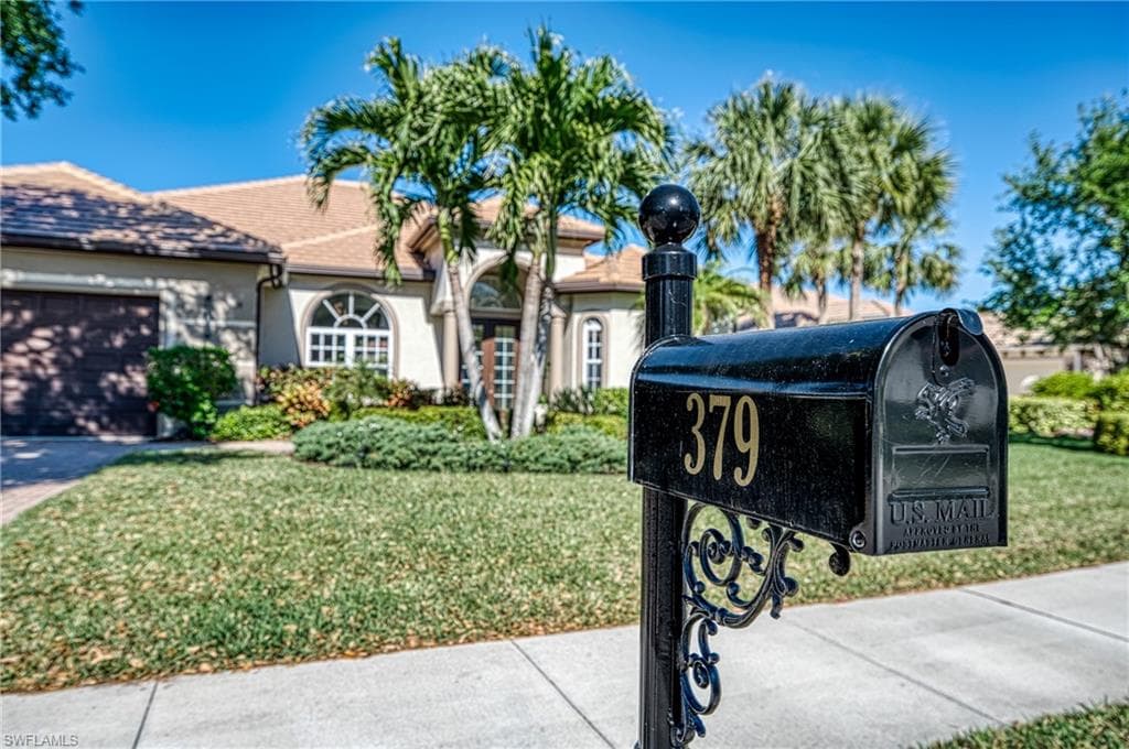 379 Cypress WAY W, NAPLES FL 34110-48