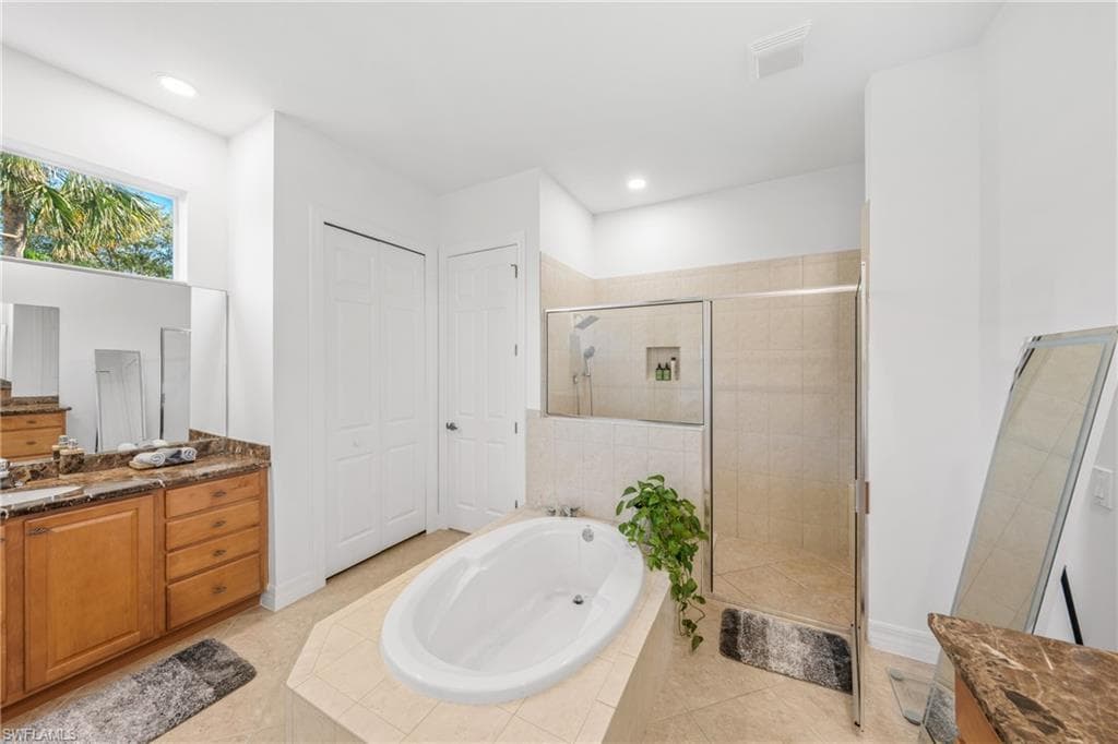 379 Cypress WAY W, NAPLES FL 34110-36