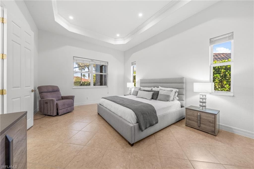 379 Cypress WAY W, NAPLES FL 34110-34