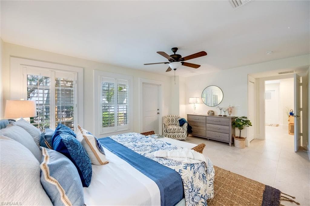 2800 Lakeview DR # 5, NAPLES FL 34112-17