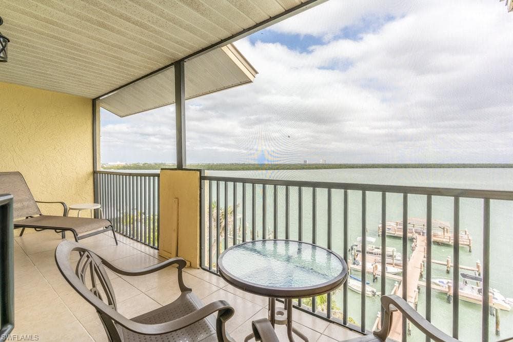 10 Tampa PL # 402, MARCO ISLAND FL 34145-18