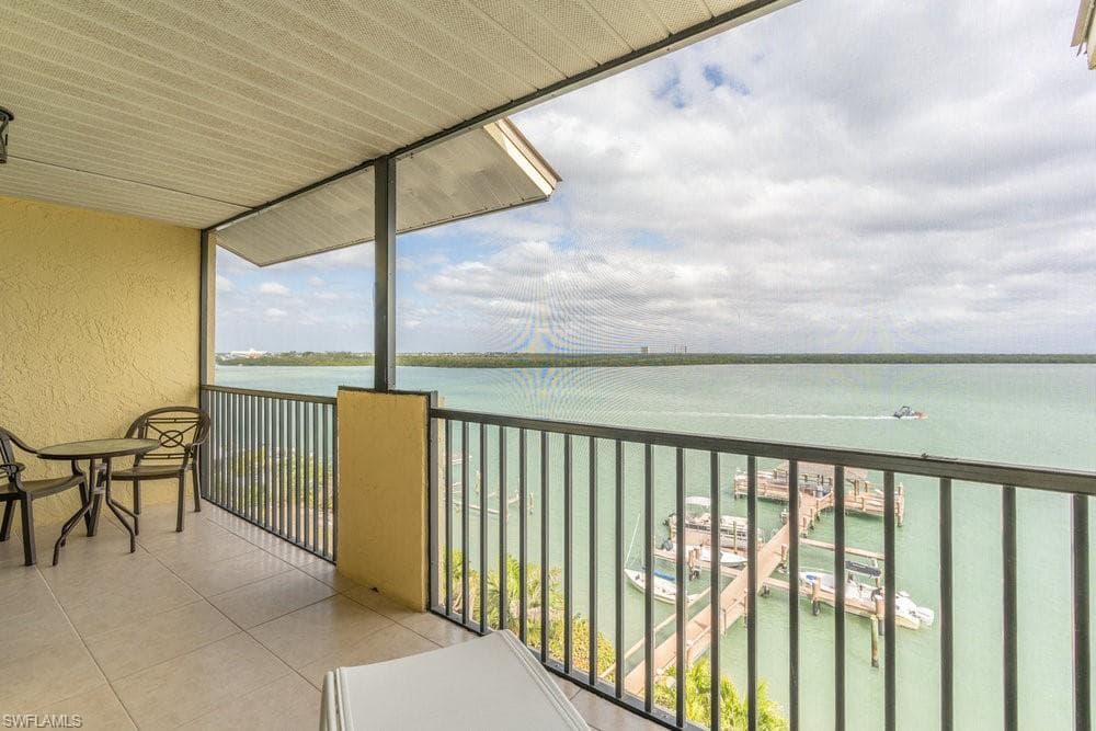 10 Tampa PL # 305, MARCO ISLAND FL 34145-17