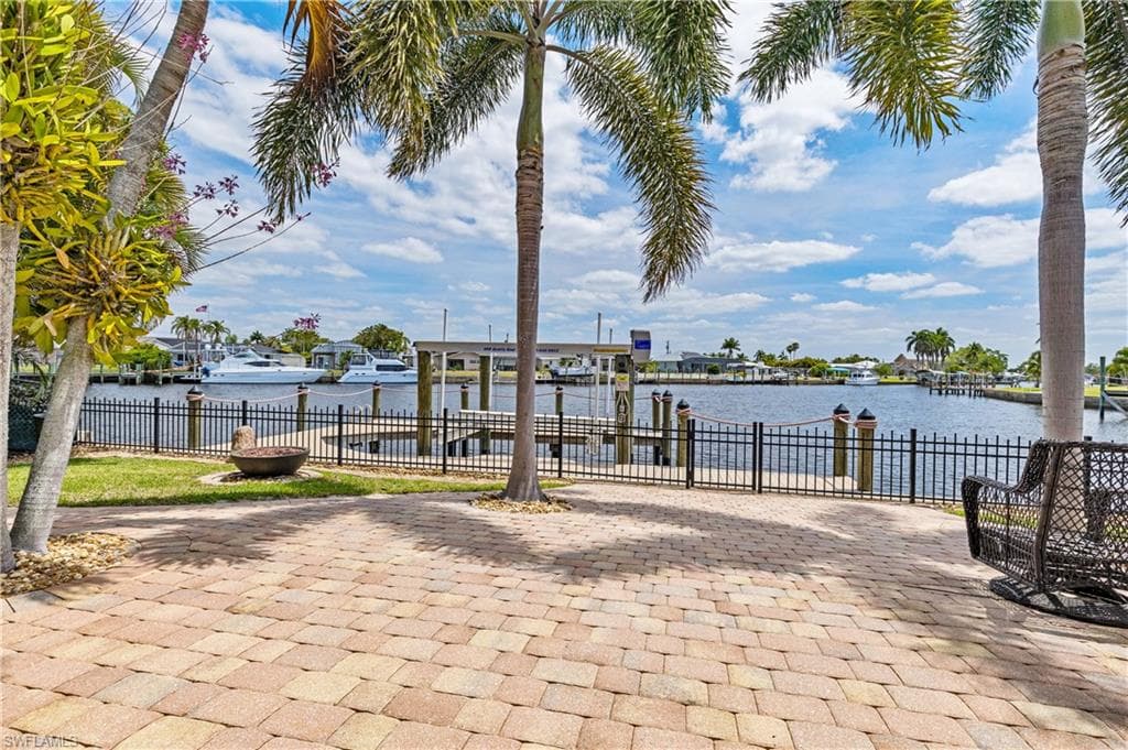 2020 Aruba AVE, FORT MYERS FL 33905-26