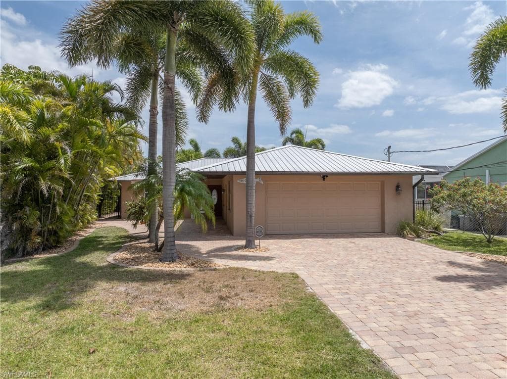 2020 Aruba AVE, FORT MYERS FL 33905-2