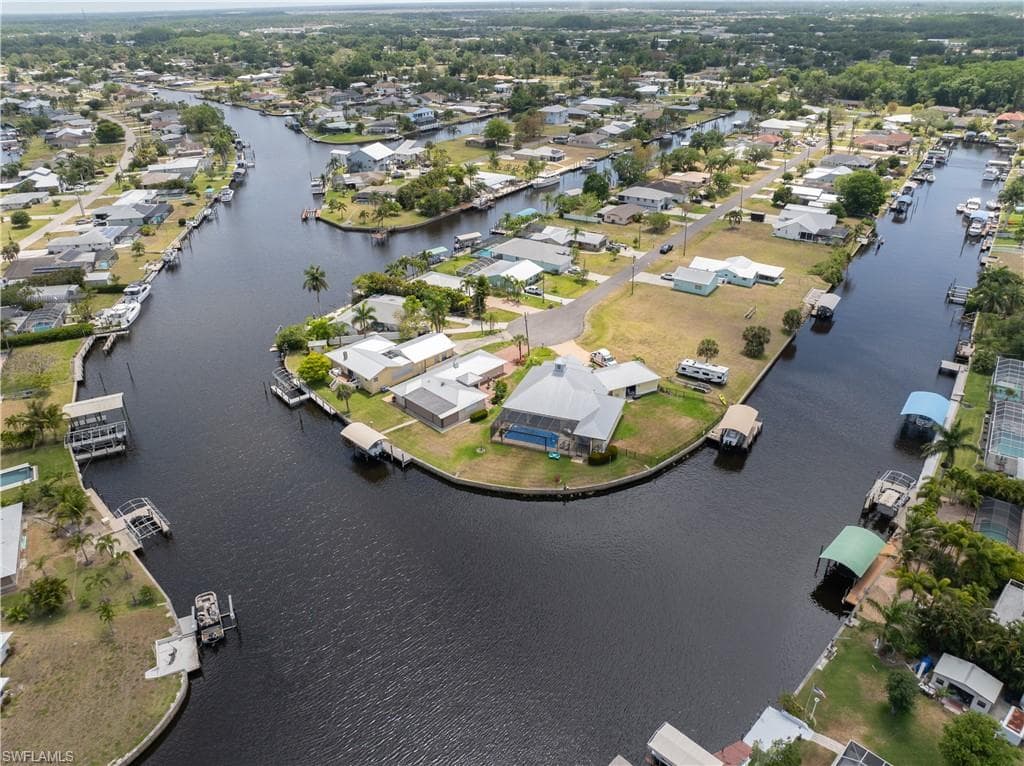 2020 Aruba AVE, FORT MYERS FL 33905-35