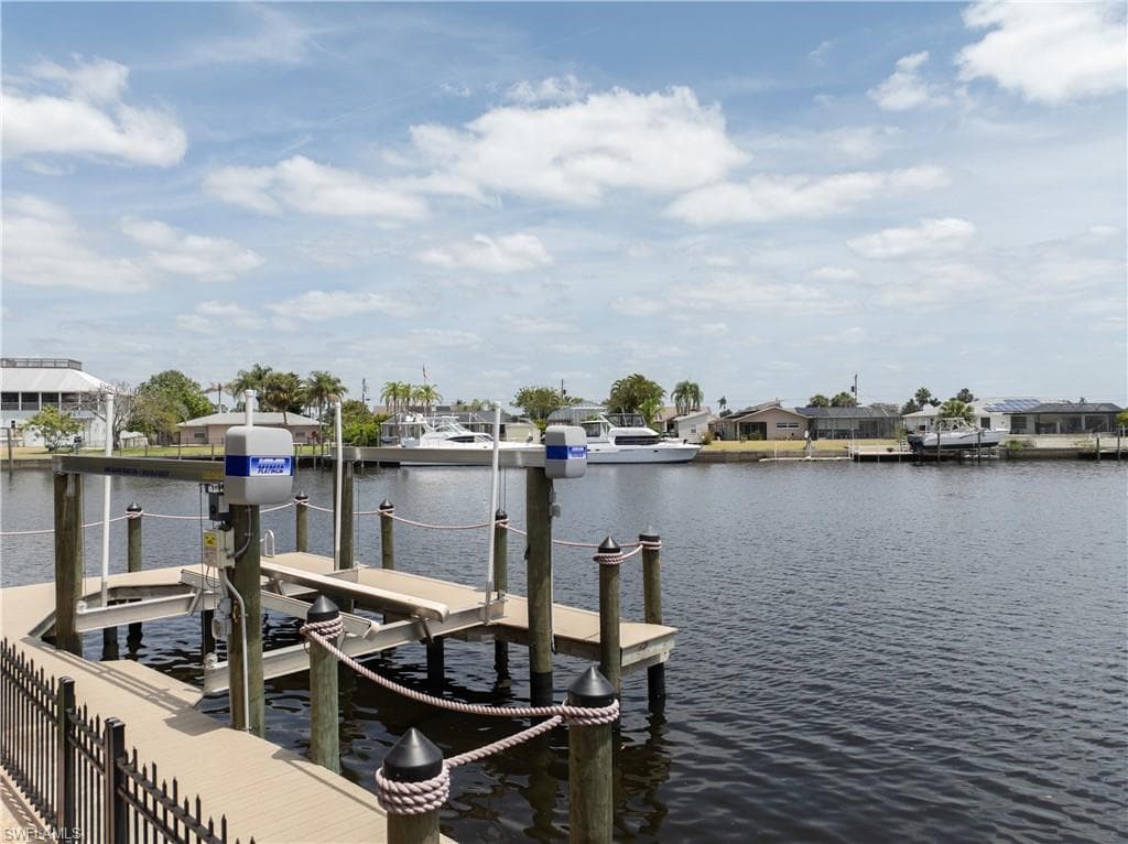 2020 Aruba AVE, FORT MYERS FL 33905-28