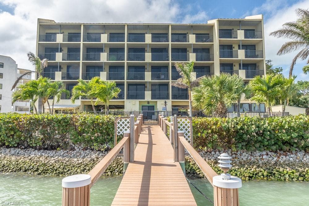 10 Tampa PL # 301, MARCO ISLAND FL 34145-26