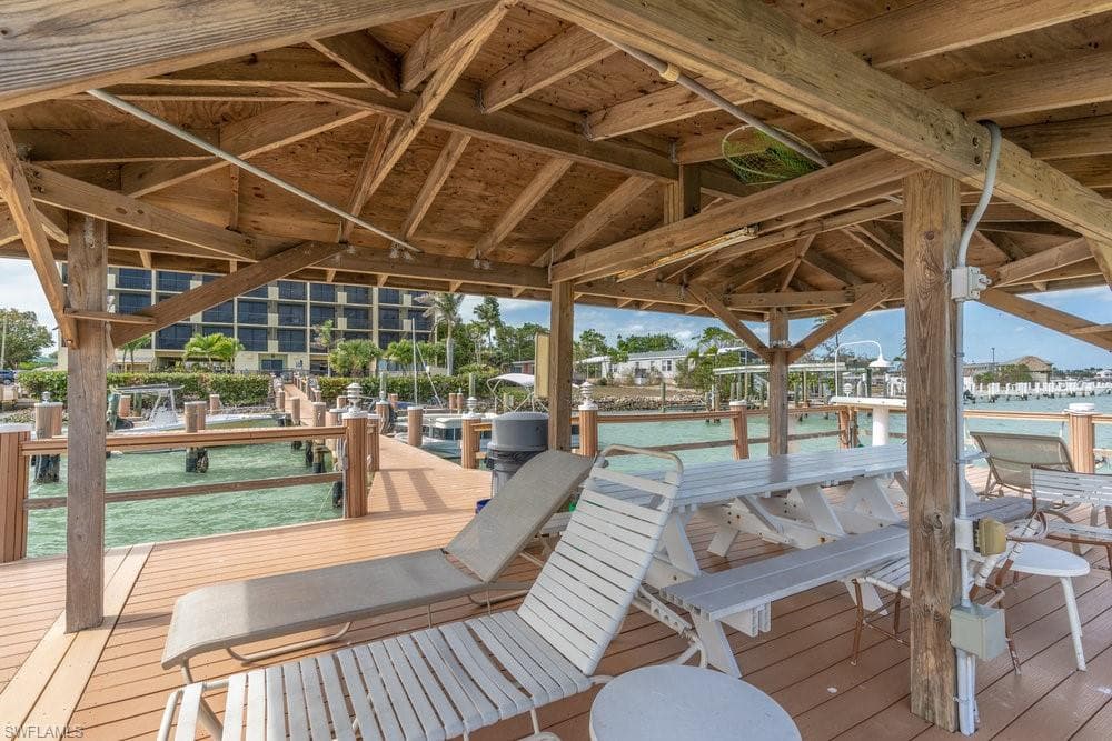 10 Tampa PL # 301, MARCO ISLAND FL 34145-25