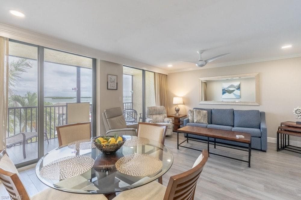 10 Tampa PL # 301, MARCO ISLAND FL 34145-4