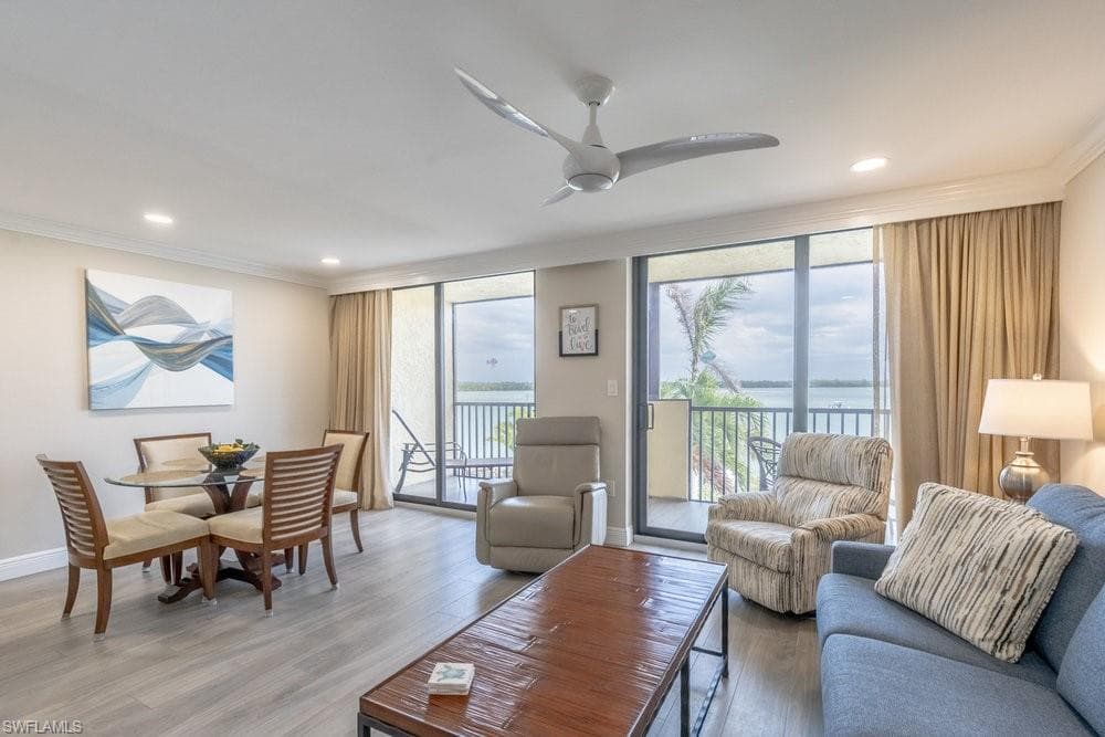 10 Tampa PL # 301, MARCO ISLAND FL 34145-8