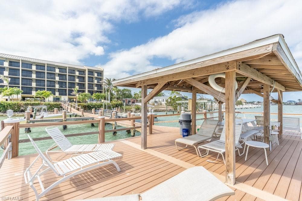 10 Tampa PL # 301, MARCO ISLAND FL 34145-24