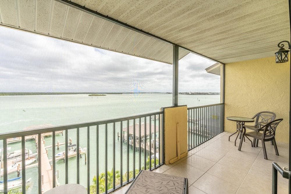 10 Tampa PL # 401, MARCO ISLAND FL 34145-18