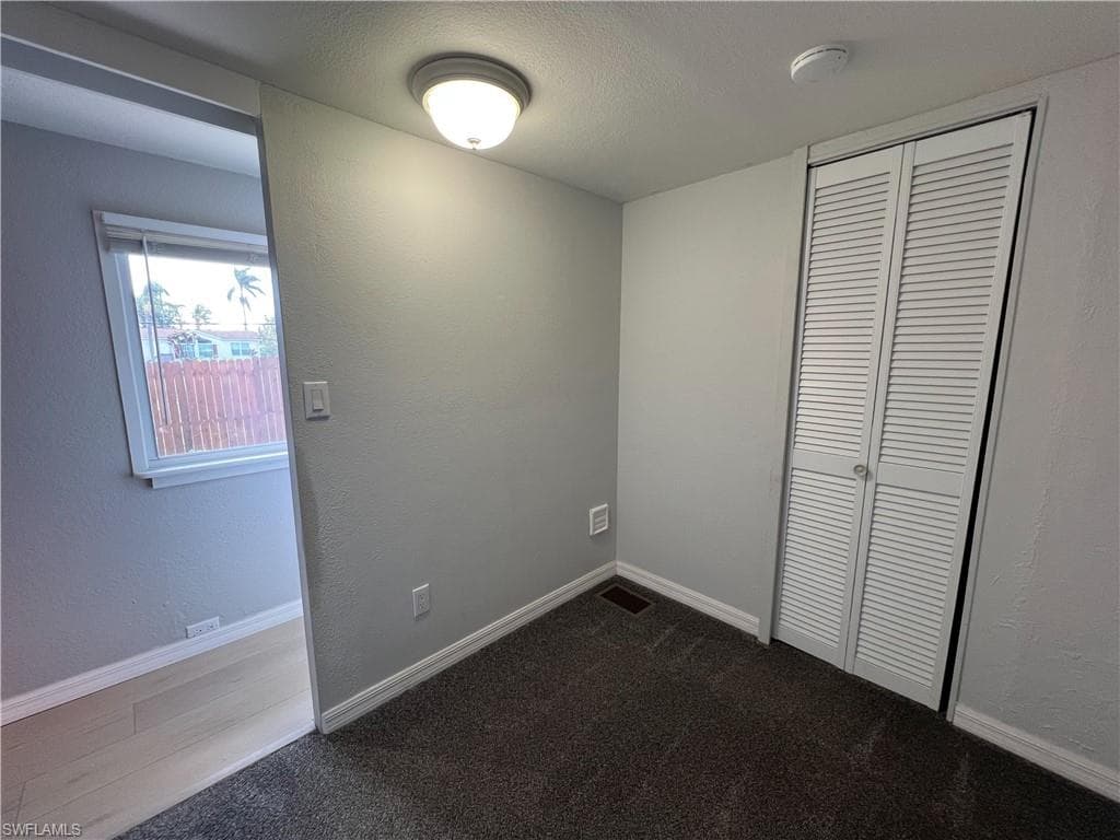 12071 Palm DR, FORT MYERS FL 33908-21