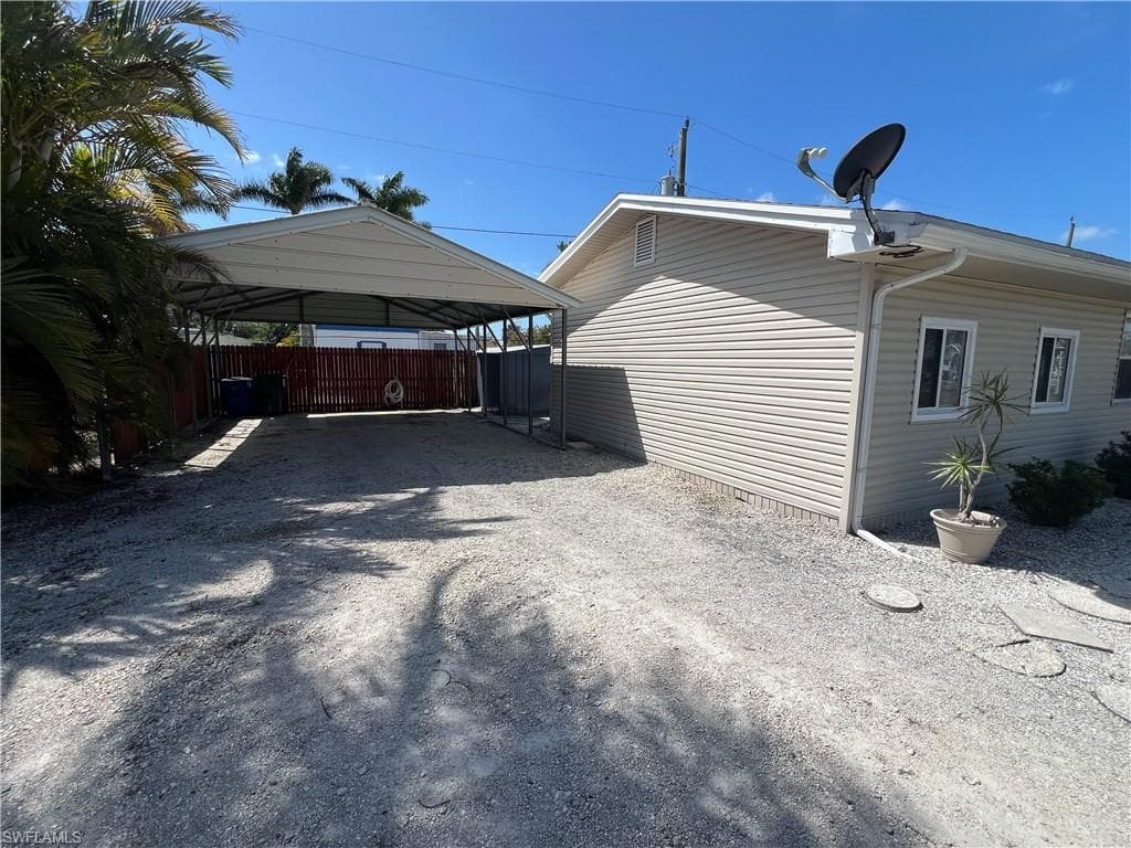 12071 Palm DR, FORT MYERS FL 33908-17