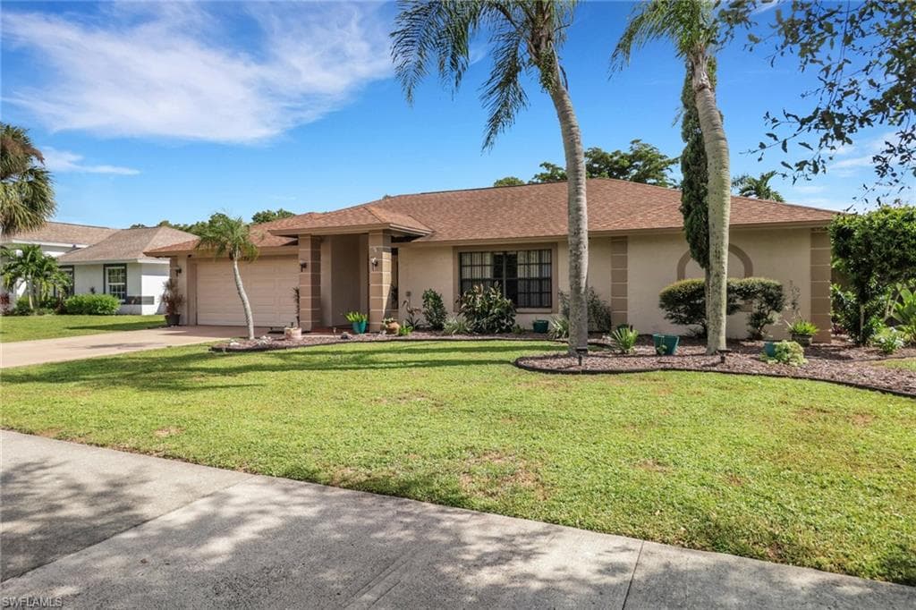 2378 River Reach DR, NAPLES FL 34104-1