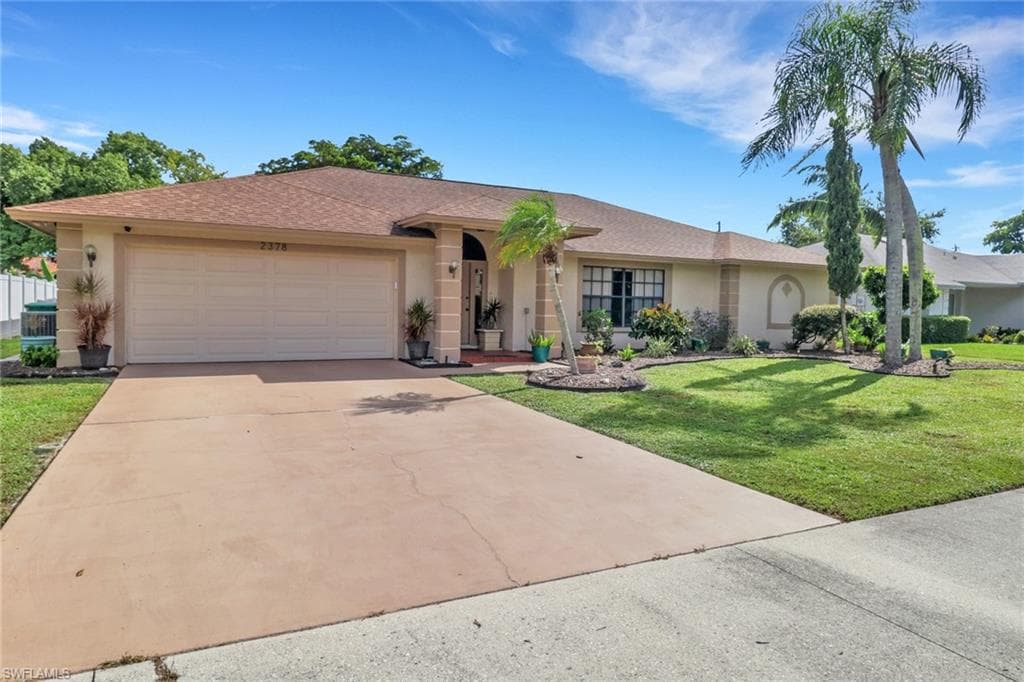 2378 River Reach DR, NAPLES FL 34104-2