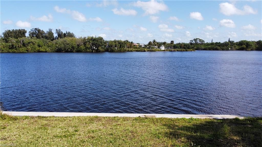 1091 Labelle Vista DR, FORT MYERS FL 33905-1