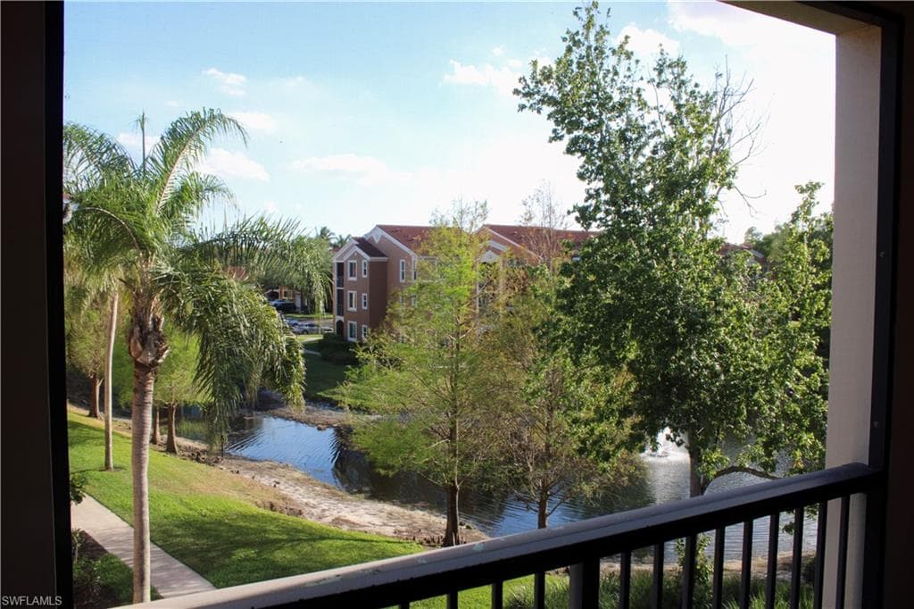 1190 Reserve WAY # 302, NAPLES FL 34105-20
