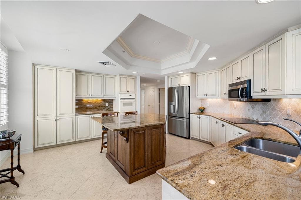 435 DOCKSIDE DR # A804, NAPLES FL 34110-16