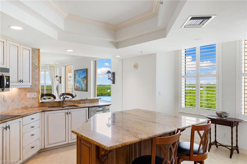 435 DOCKSIDE DR # A804, NAPLES FL 34110-19