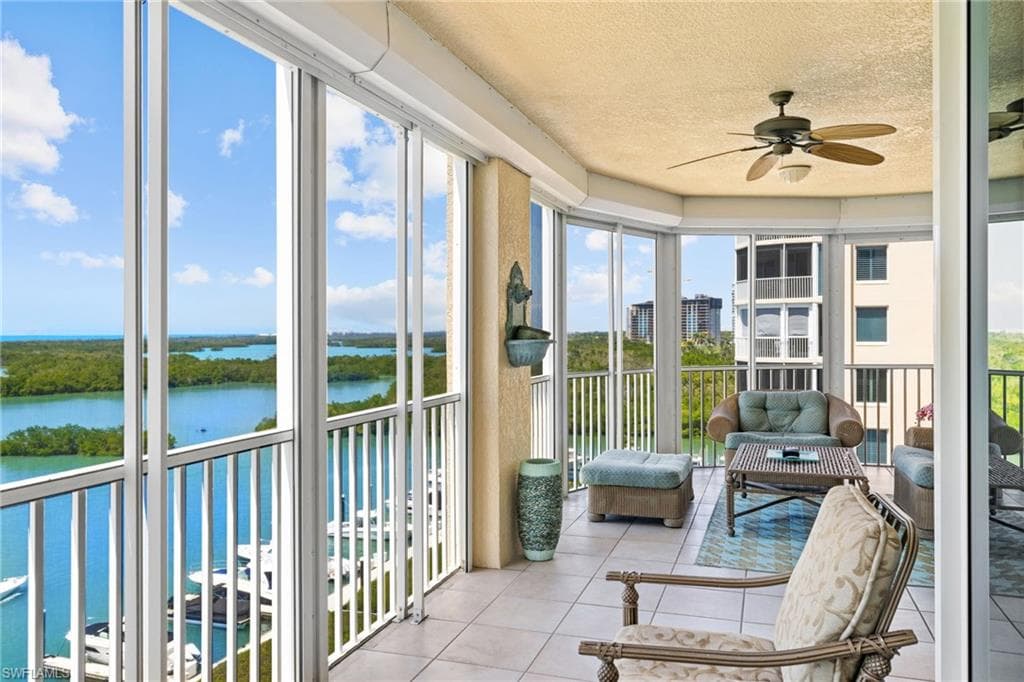 435 DOCKSIDE DR # A804, NAPLES FL 34110-37