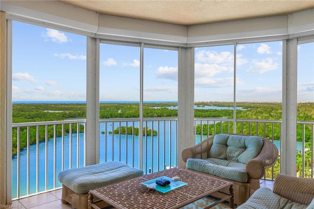 435 DOCKSIDE DR # A804, NAPLES FL 34110-36