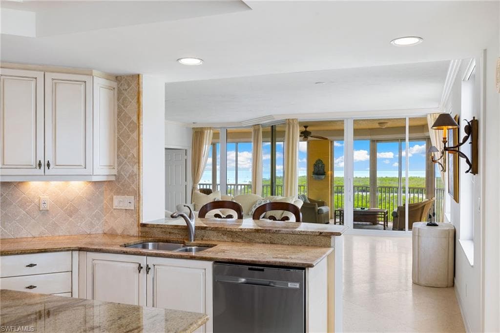 435 DOCKSIDE DR # A804, NAPLES FL 34110-18