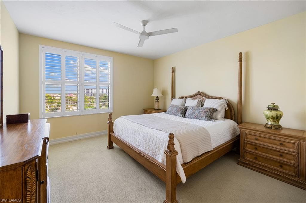 435 DOCKSIDE DR # A804, NAPLES FL 34110-28