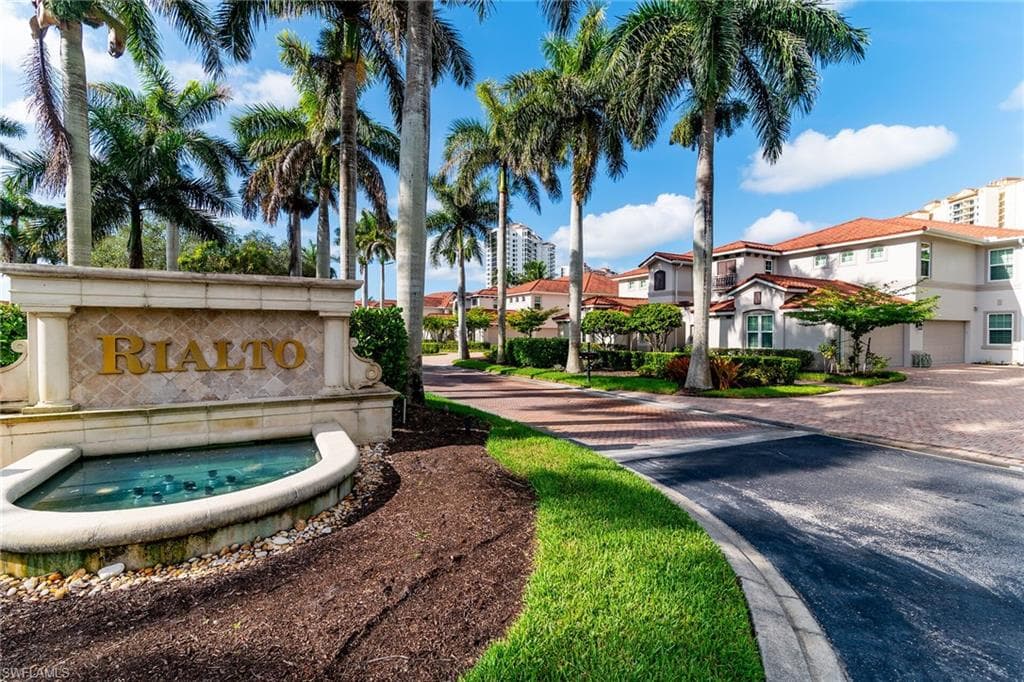 1286 Rialto WAY # 202, NAPLES FL 34114-42
