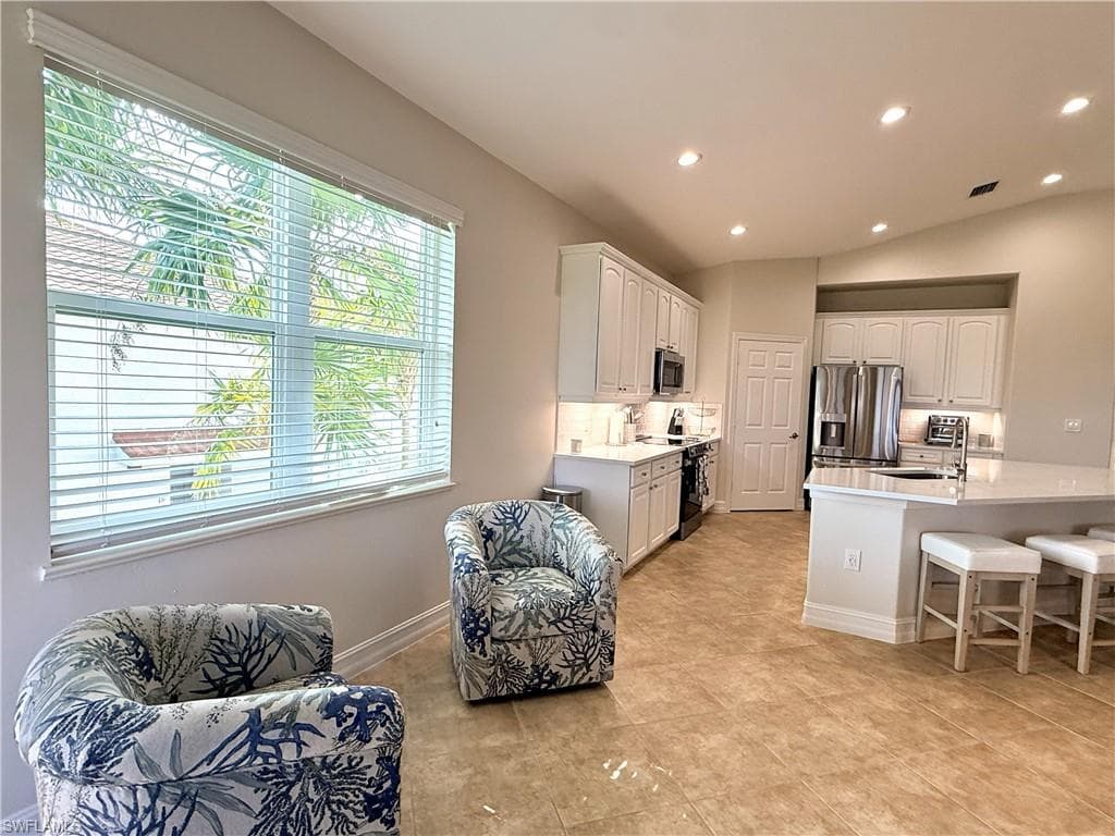 1286 Rialto WAY # 202, NAPLES FL 34114-15