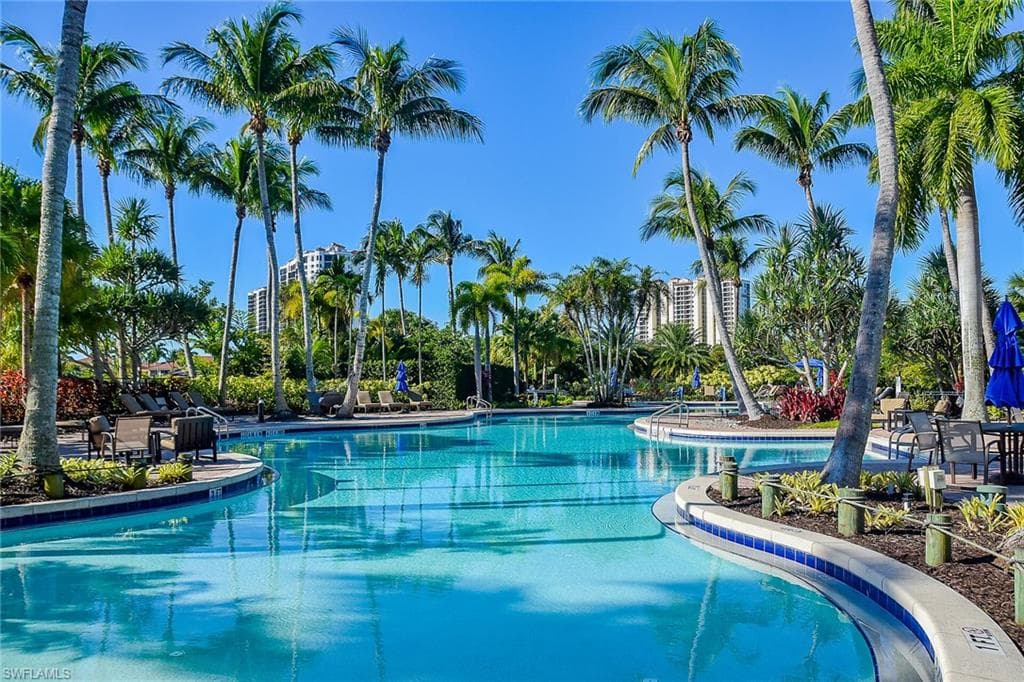 1286 Rialto WAY # 202, NAPLES FL 34114-36