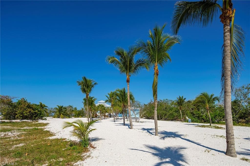 11687 Keewaydin, NAPLES FL 34113-37
