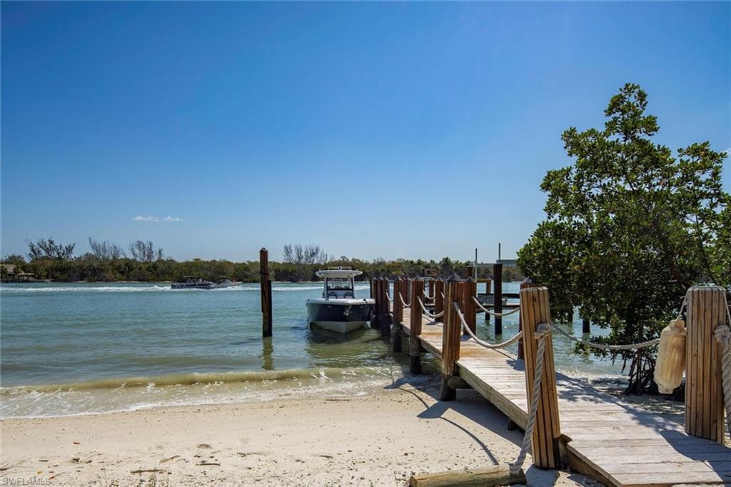 11687 Keewaydin, NAPLES FL 34113-38