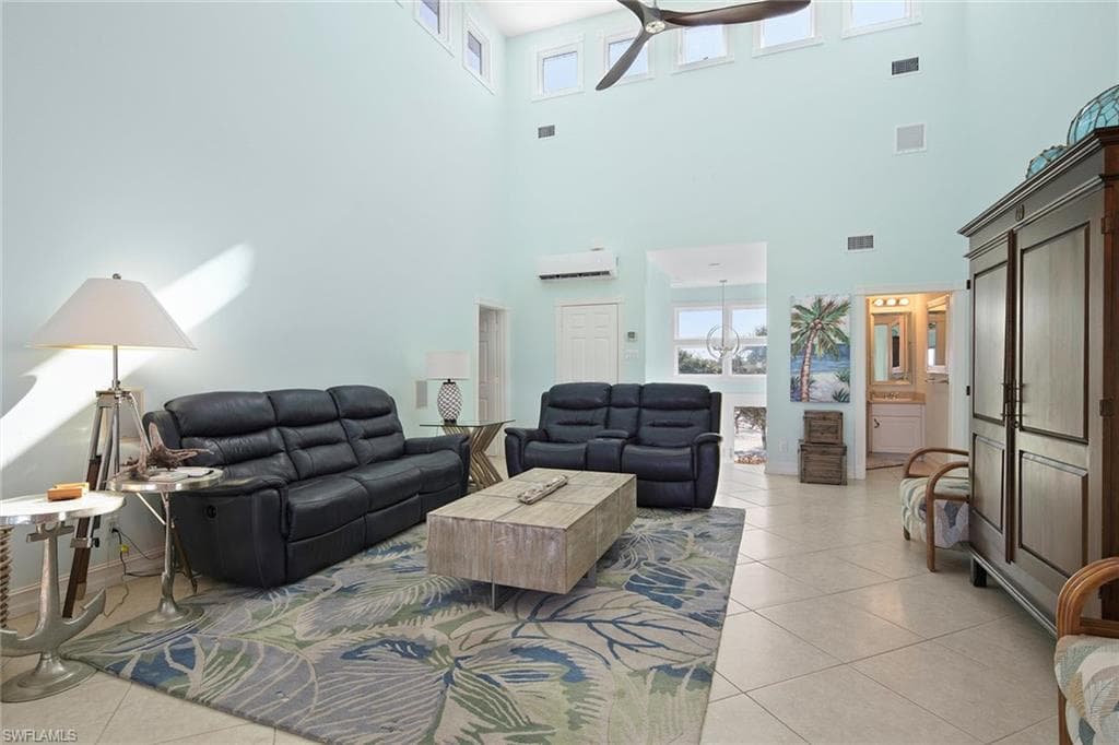 11687 Keewaydin, NAPLES FL 34113-20