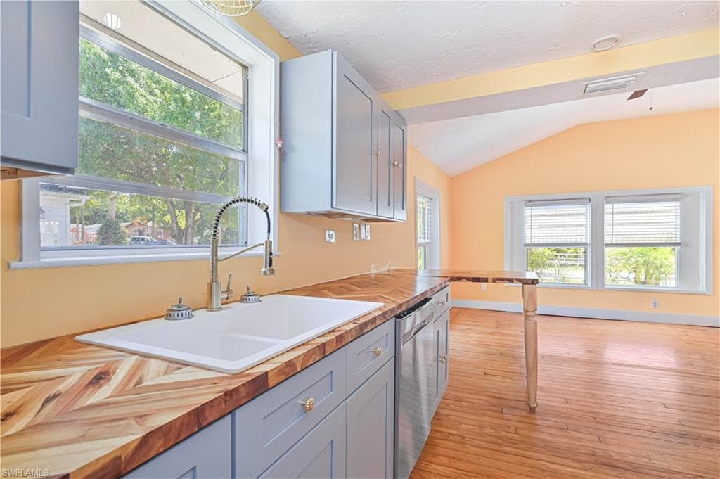 219 Granada BLVD, FORT MYERS FL 33905-17