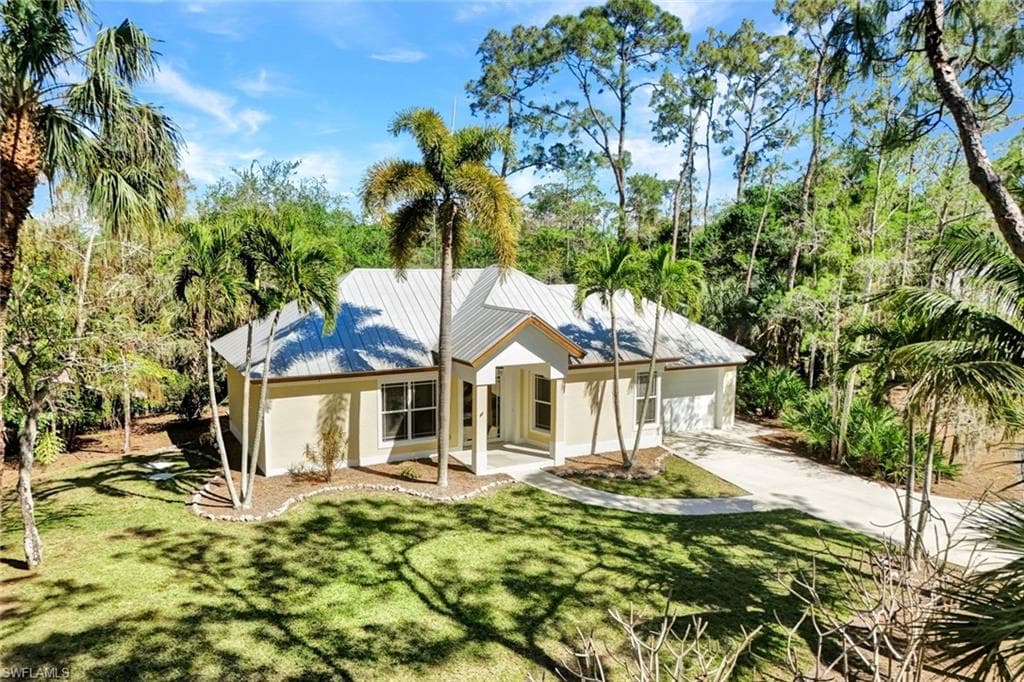 5660 English Oaks LN, NAPLES FL 34119-12