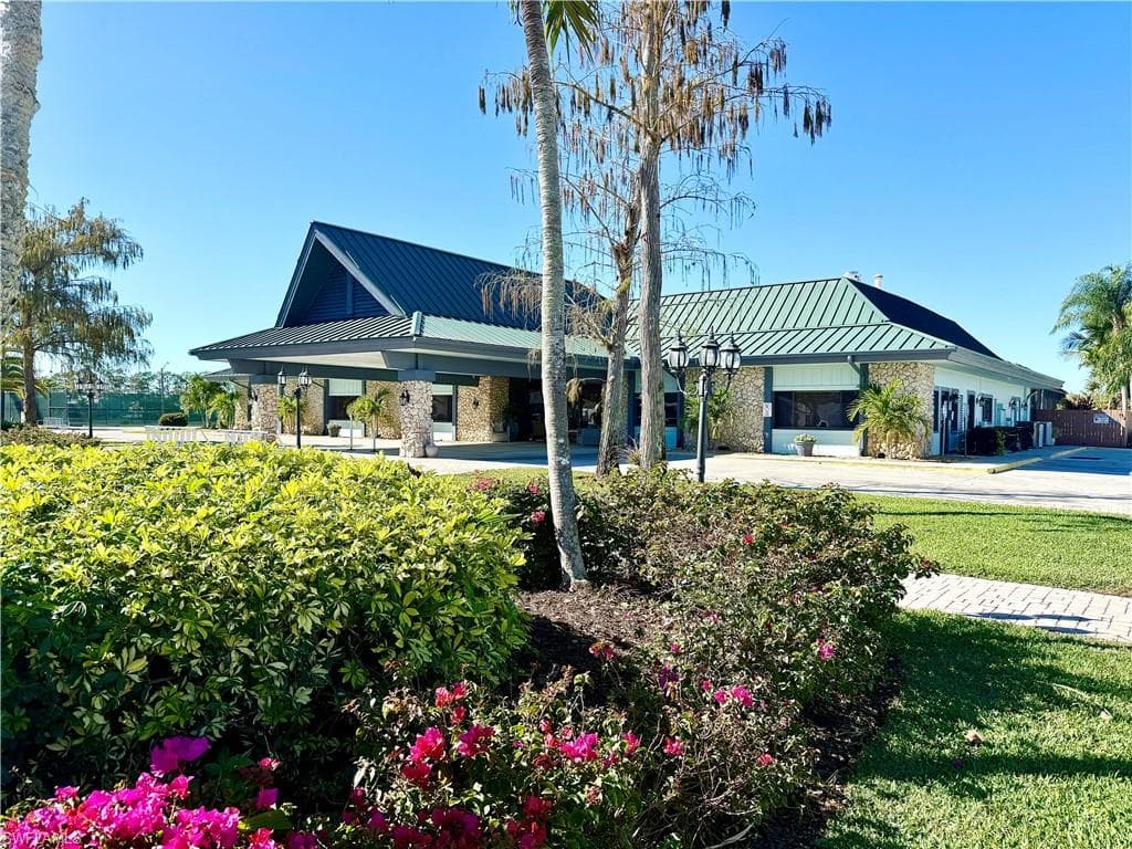 371 Imperial Wilderness BLVD, NAPLES FL 34114-18