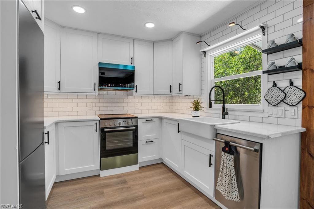 135 Standish CIR, NORTH FORT MYERS FL 33903-22