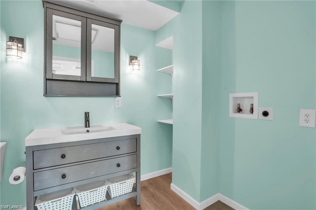 135 Standish CIR, NORTH FORT MYERS FL 33903-15