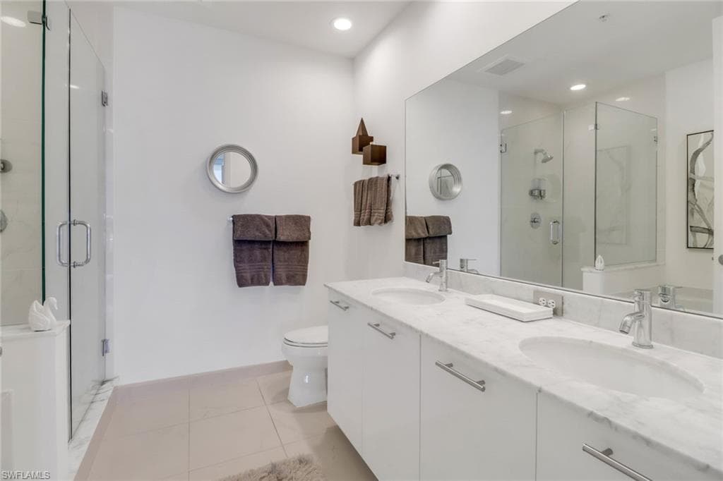 3000 Oasis Grand BLVD, FORT MYERS FL 33916-21