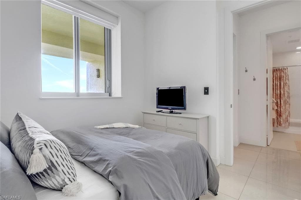 3000 Oasis Grand BLVD, FORT MYERS FL 33916-19