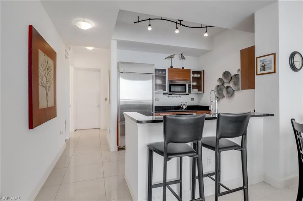 3000 Oasis Grand BLVD, FORT MYERS FL 33916-8