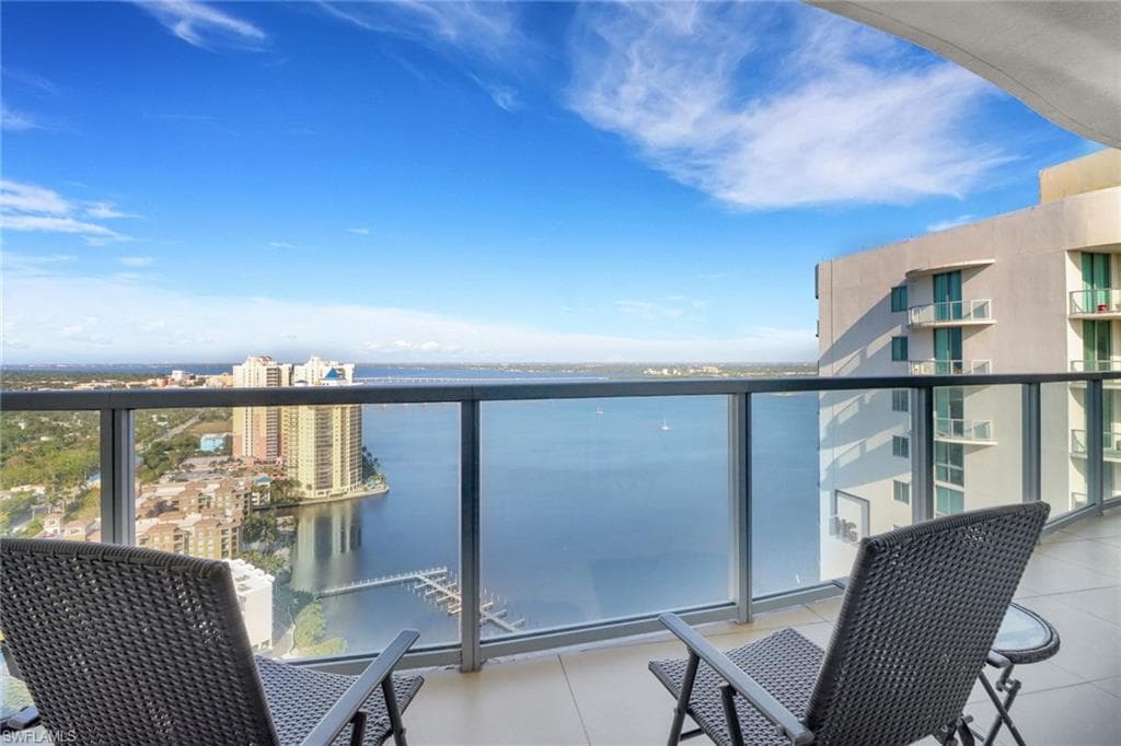 3000 Oasis Grand BLVD, FORT MYERS FL 33916-29