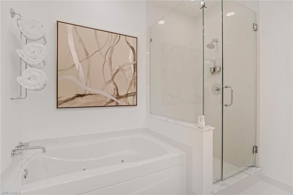 3000 Oasis Grand BLVD, FORT MYERS FL 33916-17