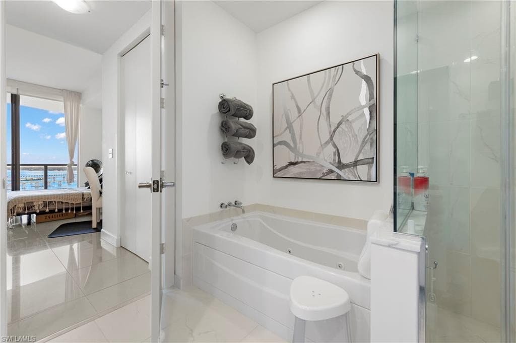 3000 Oasis Grand BLVD, FORT MYERS FL 33916-18